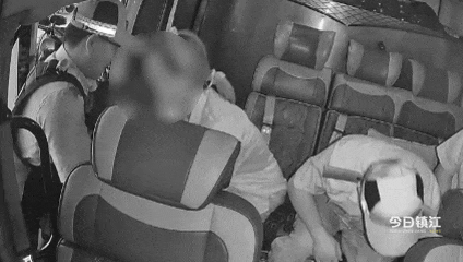 “把孩子交给我”,镇江特警太帅了 “把孩子交给我”,镇江特警太帅了