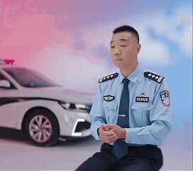 “车是老婆的,车上坐的不是老婆”,开车玩手机被无人机拍到,他向上海交警求情 “车是老婆的,车上坐的不是老婆”,开车玩手机被无人机拍到,他向上海交警求情
