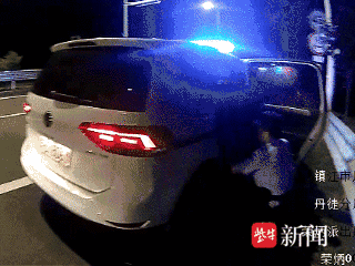 男子半身浸于水塘欲轻生！镇江丹徒民警深夜纵身入水施救