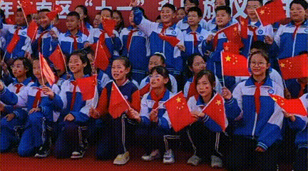 五星红旗迎风招展！内蒙古各地国庆氛围感拉满