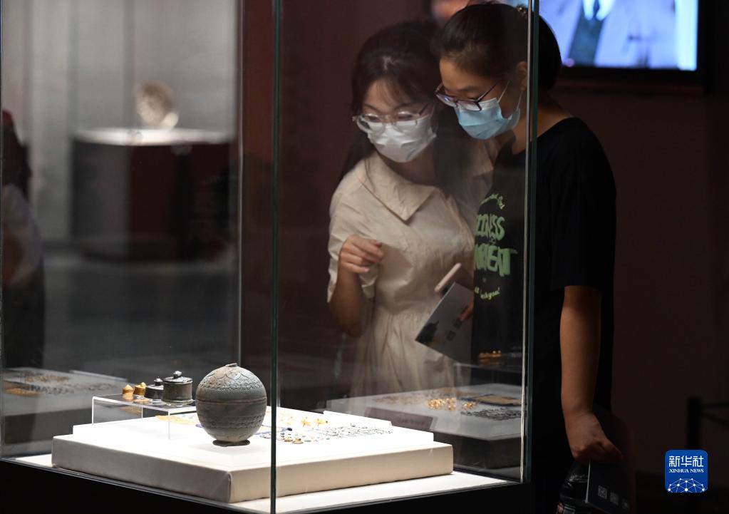 博物馆里度假期 博物馆里度假期