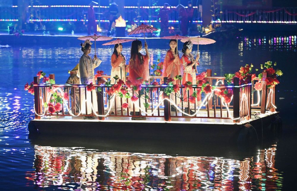 暖人心、聚人气、接地气——2025年春节文旅活动形式多样 暖人心、聚人气、接地气——2025年春节文旅活动形式多样