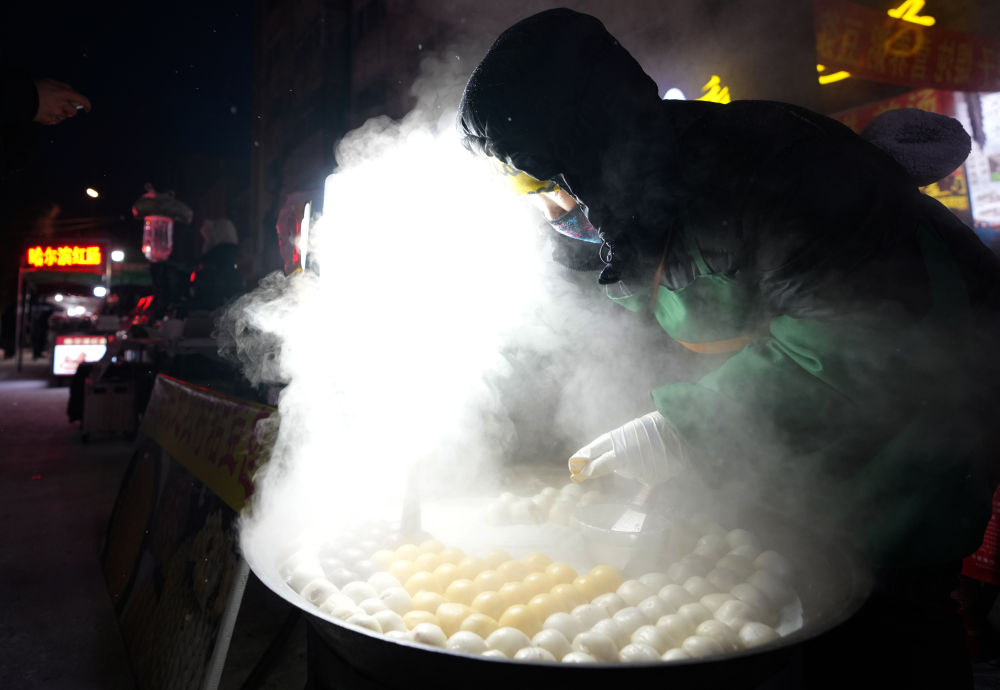 在“尔滨”｜看亚冬之城烟火烂漫