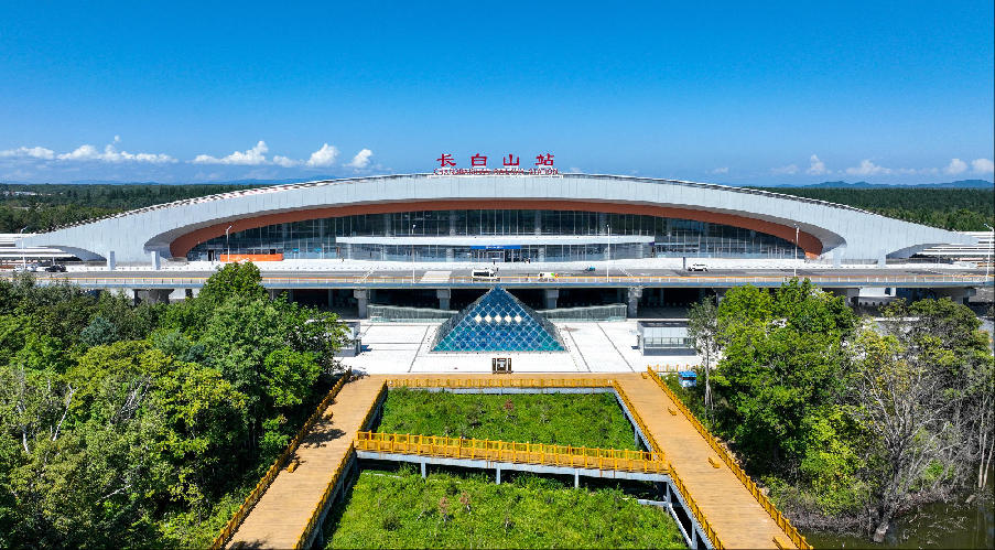 沈白高铁铺就振兴发展康庄大道