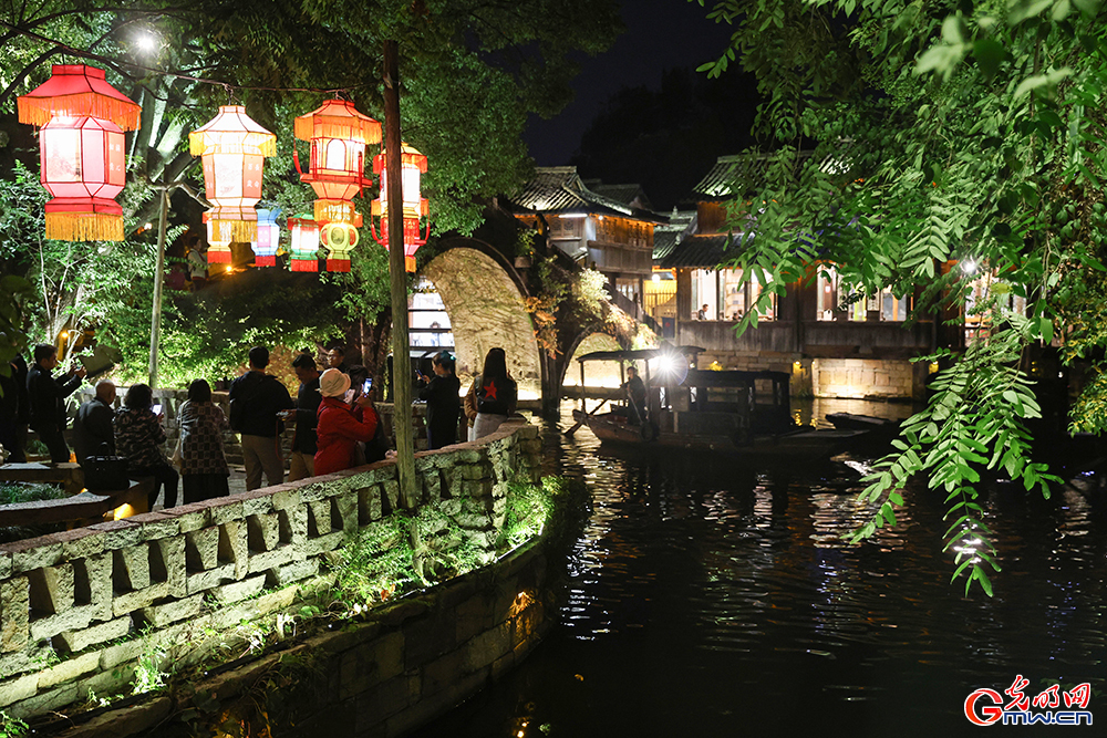 【乌镇视窗】乌镇峰会启幕在即,乌镇夜景点亮数字星河