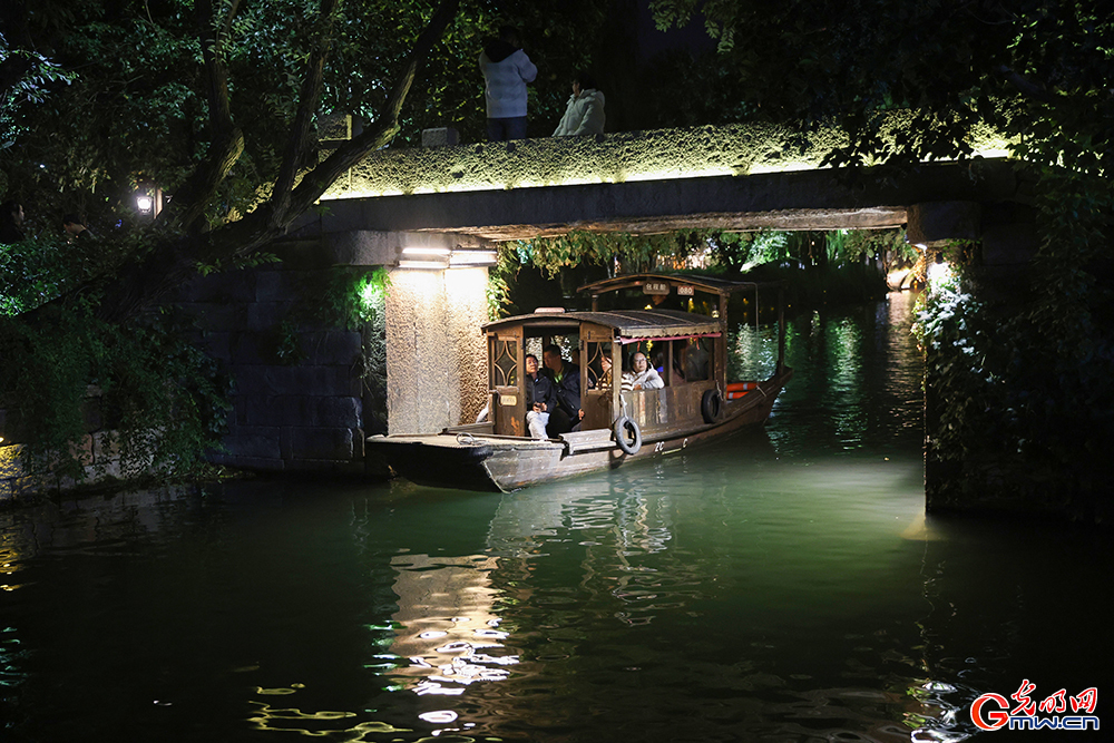 【乌镇视窗】乌镇峰会启幕在即,乌镇夜景点亮数字星河