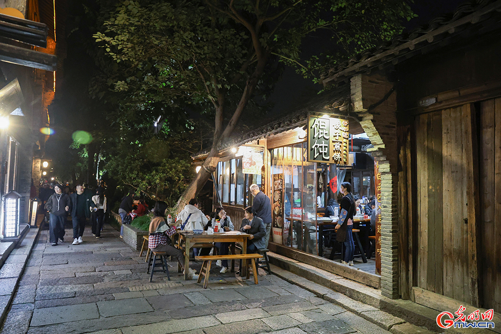 【乌镇视窗】乌镇峰会启幕在即,乌镇夜景点亮数字星河