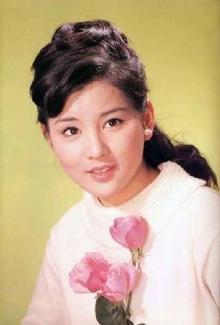 日本美女影星吉永小百合的早年照片