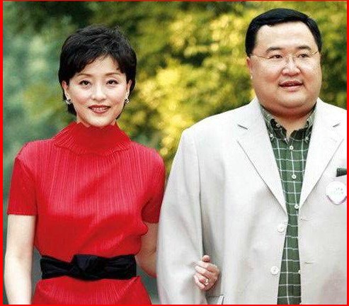 女主播情事:敬一丹老公是富商