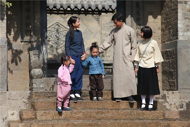 黄轩《红高粱》变身话唠 一句拜拜萌翻观众