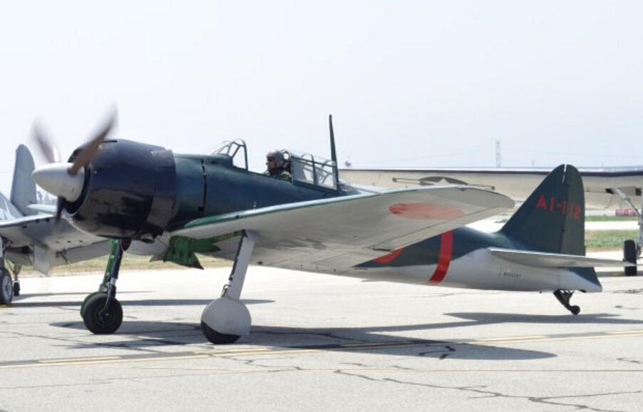 日本"杀人魔机"二战后首次升空 安倍追捧有加