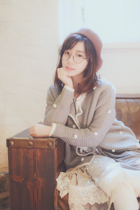 组图:1931王筱月早春写真曝光 变身文艺少女