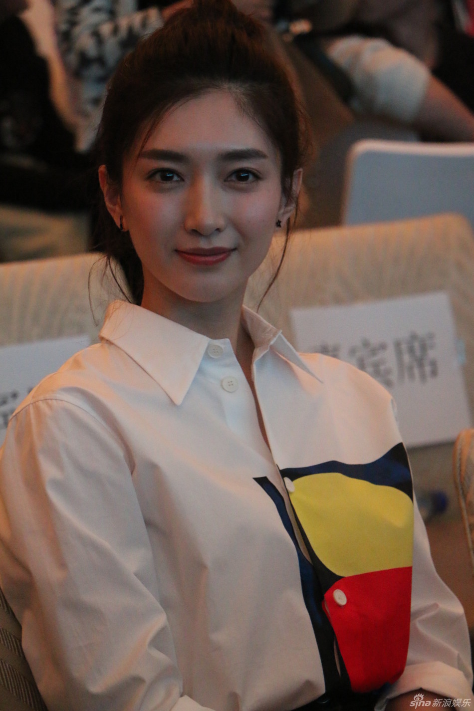 组图:胡歌与江疏影同台!坦言对旧恋情有遗憾