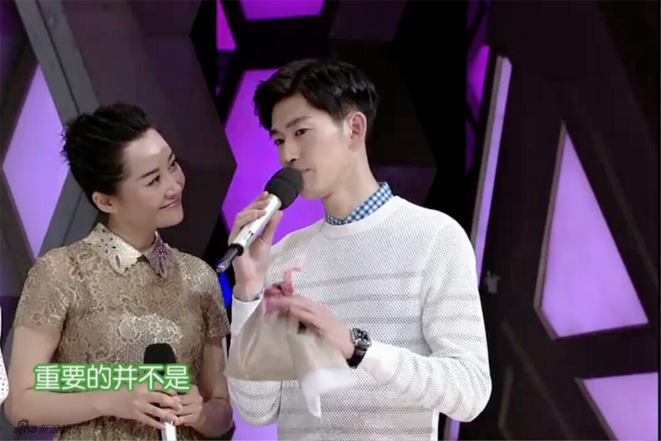 组图:许晴怪异择偶观!频频调戏马东致脸红