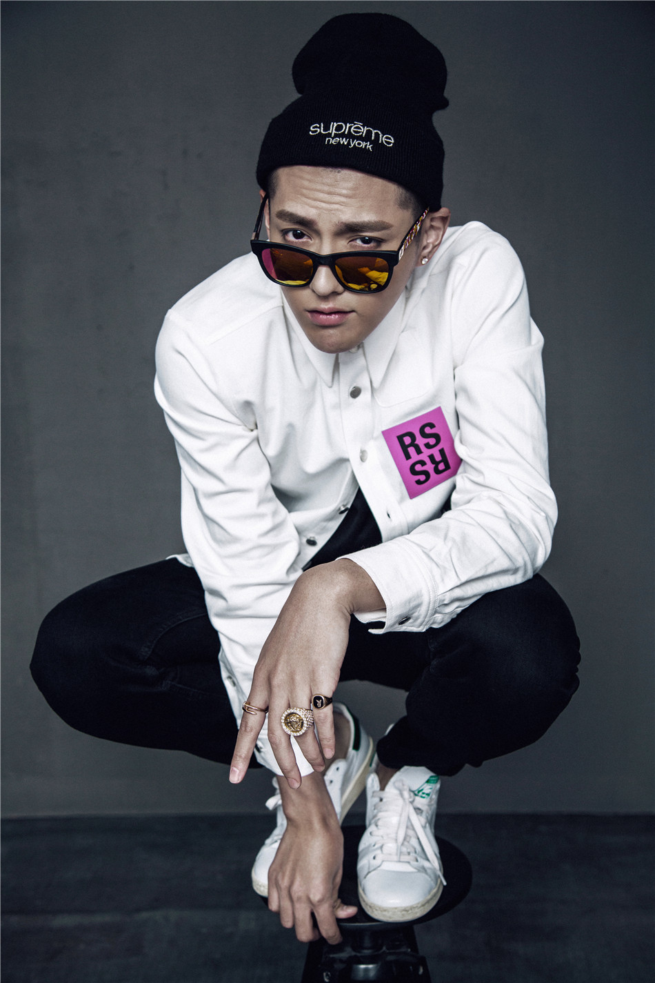 吴亦凡最新大片 休闲装扮彰显嘻哈魅力