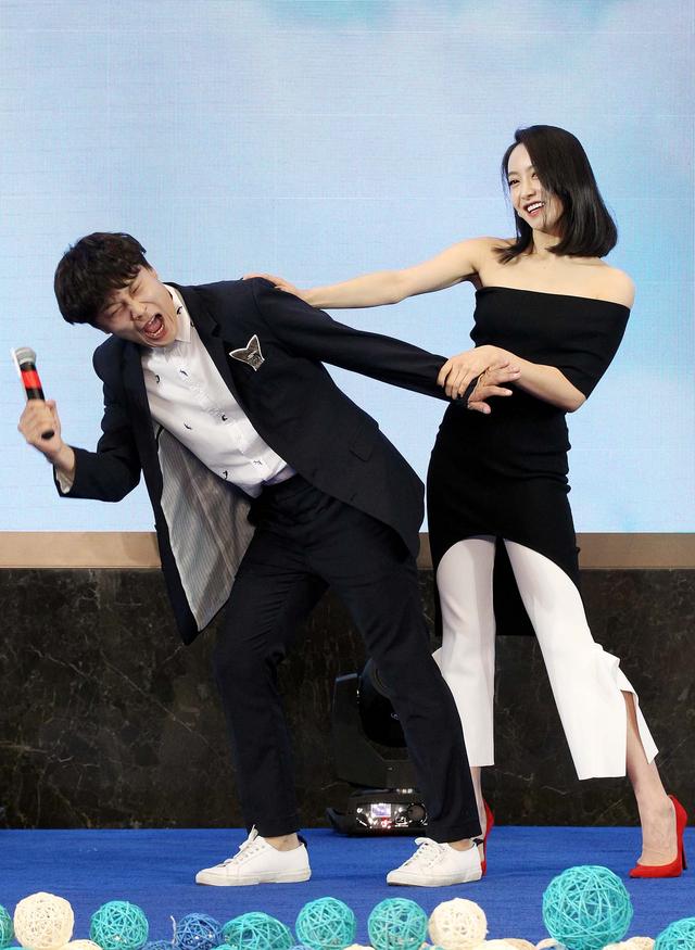 为避答绯闻 宋茜杨洋发布会双双取消记者群访