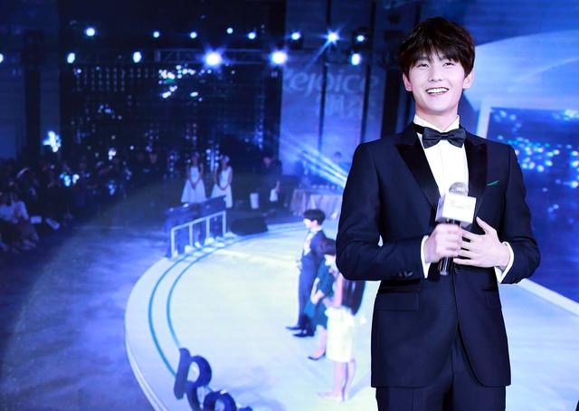 为避答绯闻 宋茜杨洋发布会双双取消记者群访