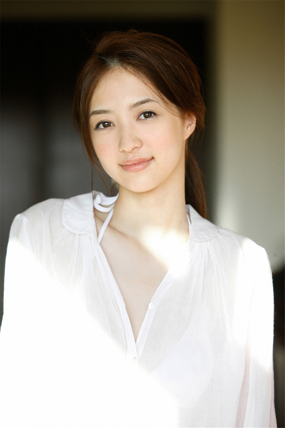 日本气质美模街头写真 清新朦胧动人