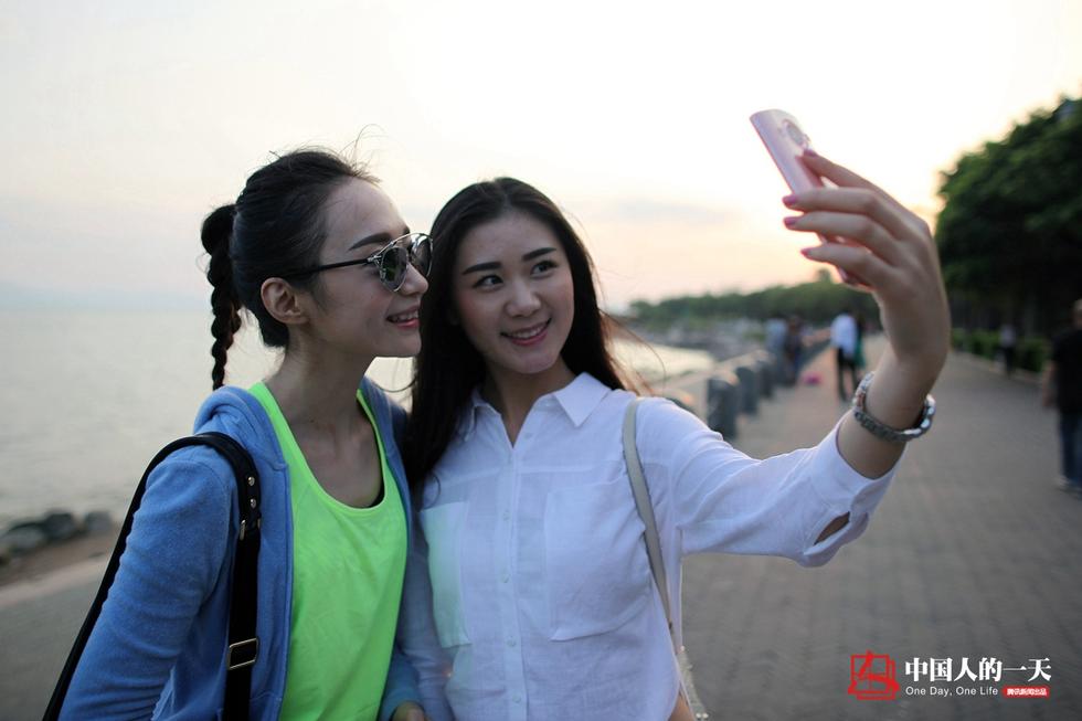 中国人的一天:中国女孩获评"世界最美空姐"
