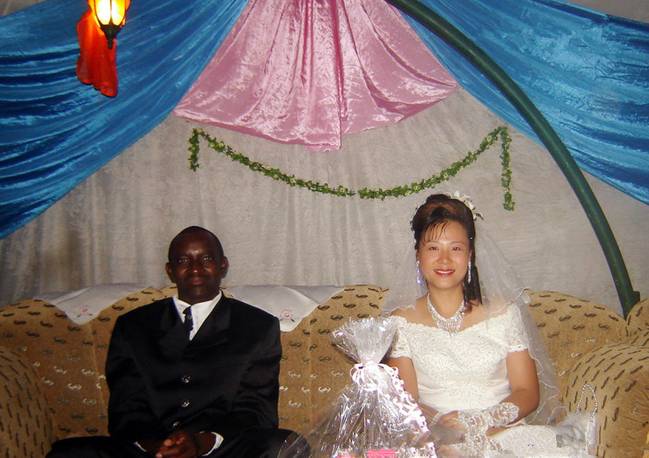 黑人白人结婚图片