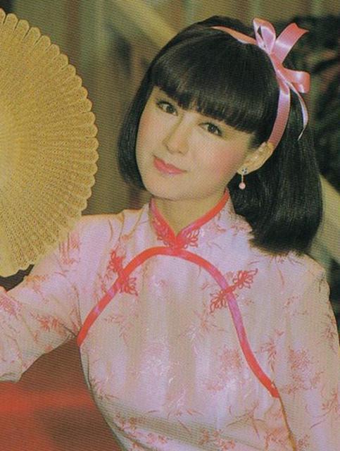 71岁的潘迎紫硬是活成了少女的模样