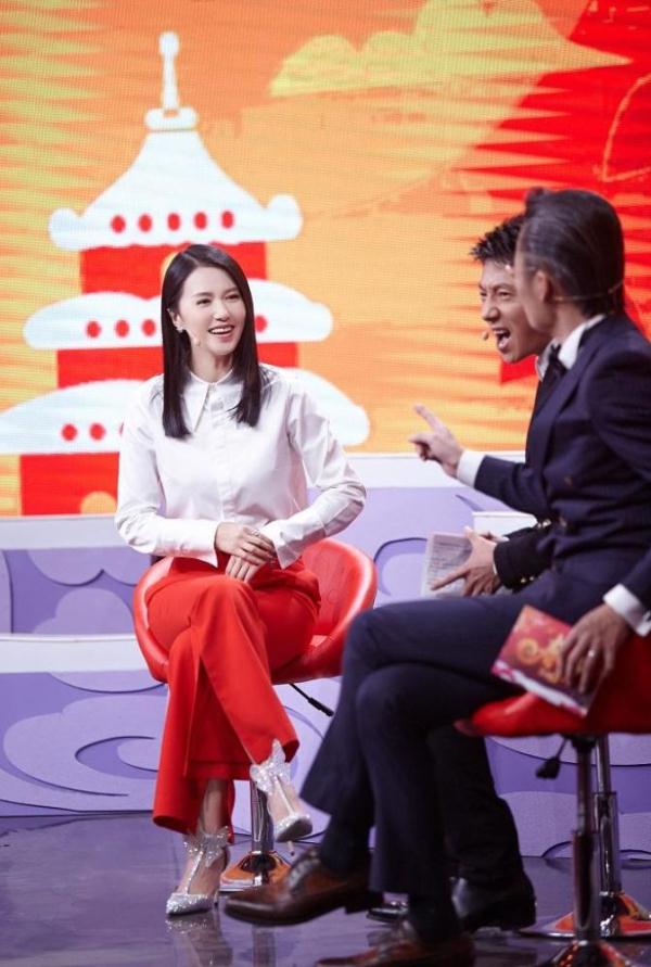 谭维维五台春晚成霸屏女神 赴澳备战谭盾音乐会