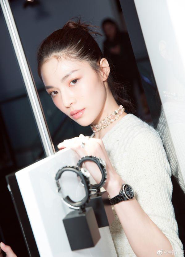 号称"最美"冯女郎,被舒淇点名夸的高级脸原来长这样