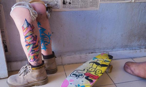 街舞男孩,没有双腿也要追逐梦想