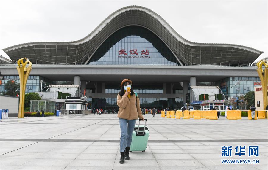 武汉站重启日：1.2万名湖北乡亲坐高铁回家