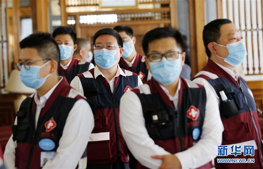 中国抗疫医疗专家组离开阿尔及利亚前往苏丹