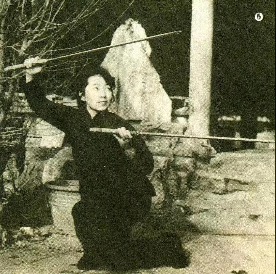 她是周总理口中的“好妈妈”，她带着中国儿童电影从无到有！她的电影人生，不只有“江姐”