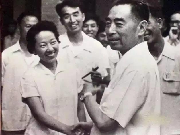 她是周总理口中的“好妈妈”，她带着中国儿童电影从无到有！她的电影人生，不只有“江姐”