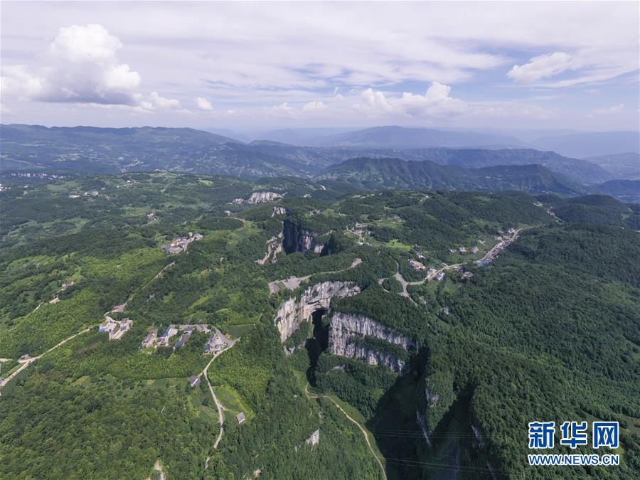 （美丽中国）（5）重庆武隆天生三桥：秀色醉游人