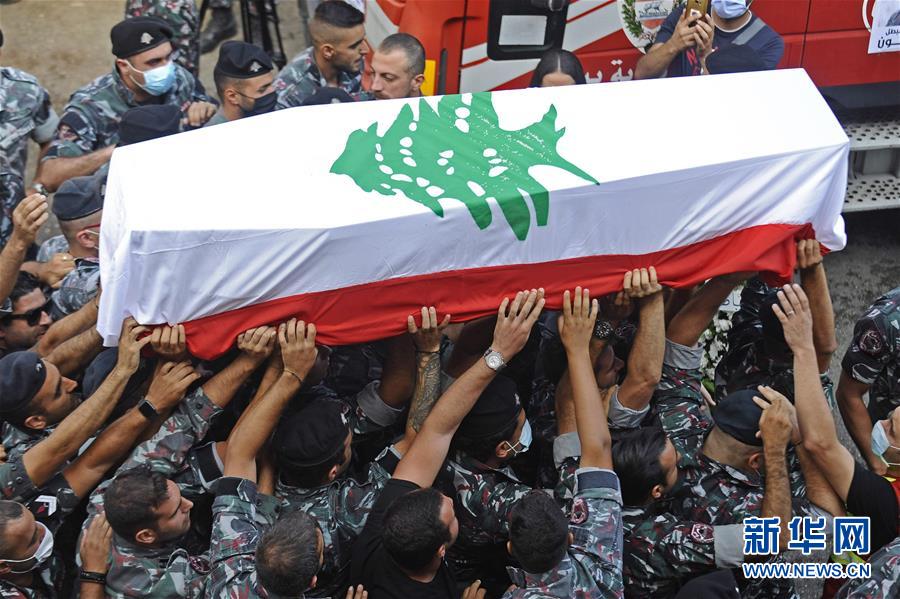 黎巴嫩贝鲁特：送别大爆炸事故牺牲消防员