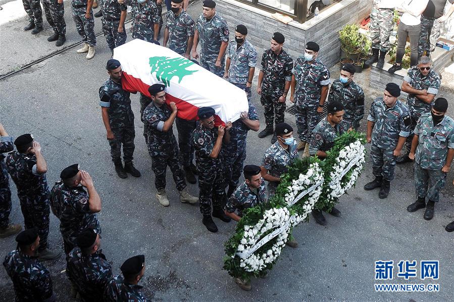 黎巴嫩贝鲁特：送别大爆炸事故牺牲消防员