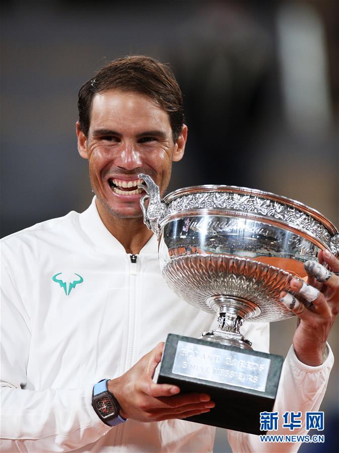 法网男单决赛:纳达尔夺冠 法网男单决赛:纳达尔夺冠