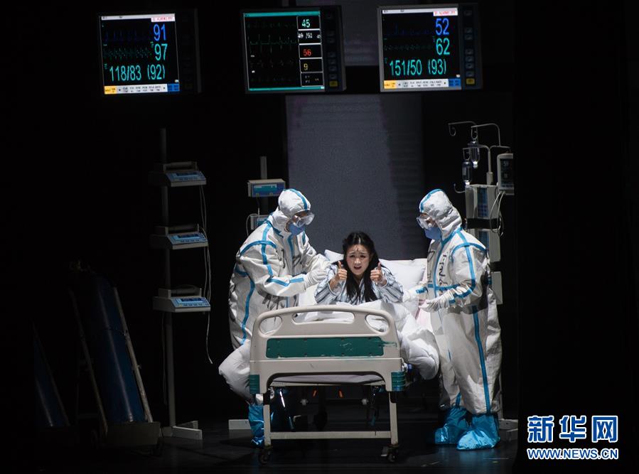 抗疫题材民族歌剧《天使日记》在武汉首演