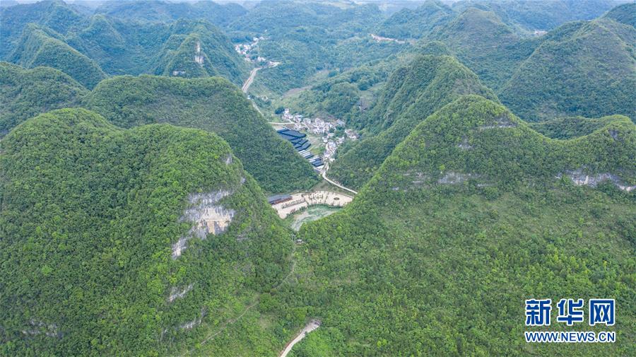 麻怀村的“幸福隧道” (脱贫攻坚·扶贫印记)(1)麻怀村的“幸福隧道”