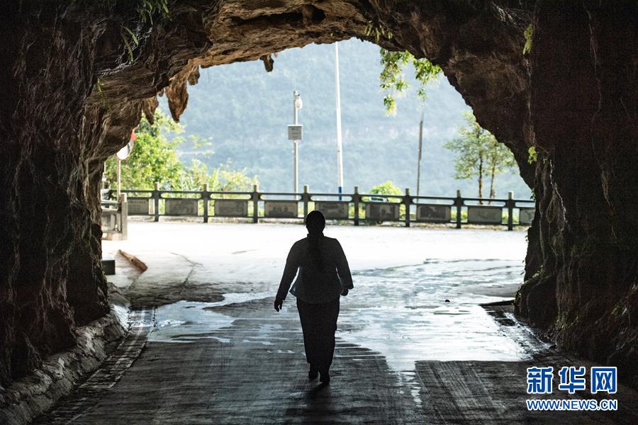 麻怀村的“幸福隧道” (脱贫攻坚·扶贫印记)(5)麻怀村的“幸福隧道”