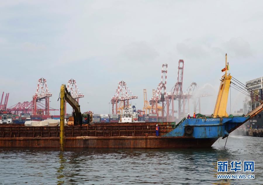 中企承建科伦坡港集装箱码头扩建项目开工
