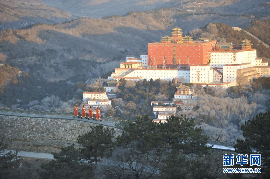 巡护避暑山庄及周围寺庙 筑牢古建筑“防火墙”