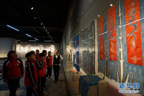 河北滦州：艺术馆里的校外课堂
