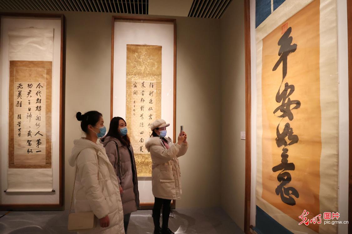 Imperial treasures from Shenyang Palace Museum on display at the National Museum of China