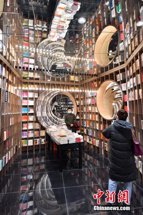 走进网红书店的“文化年”：年味中有“诗和远方”