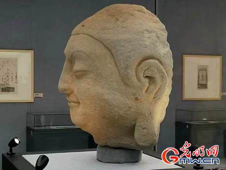 春晚《国宝回家》讲述人杭侃：度尽劫波，天龙山佛首“流露满意笑容”