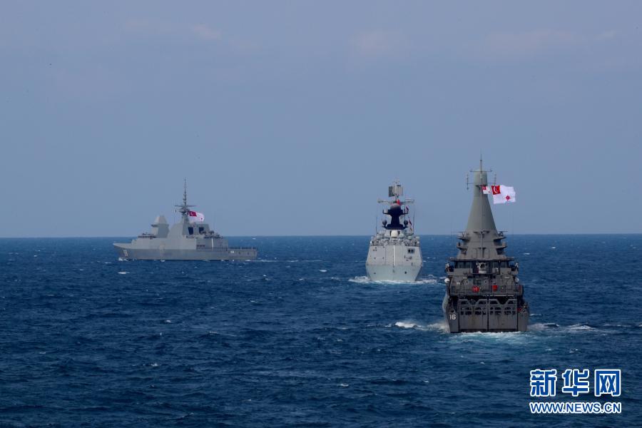 中国和新加坡海军海上联合演习圆满结束
