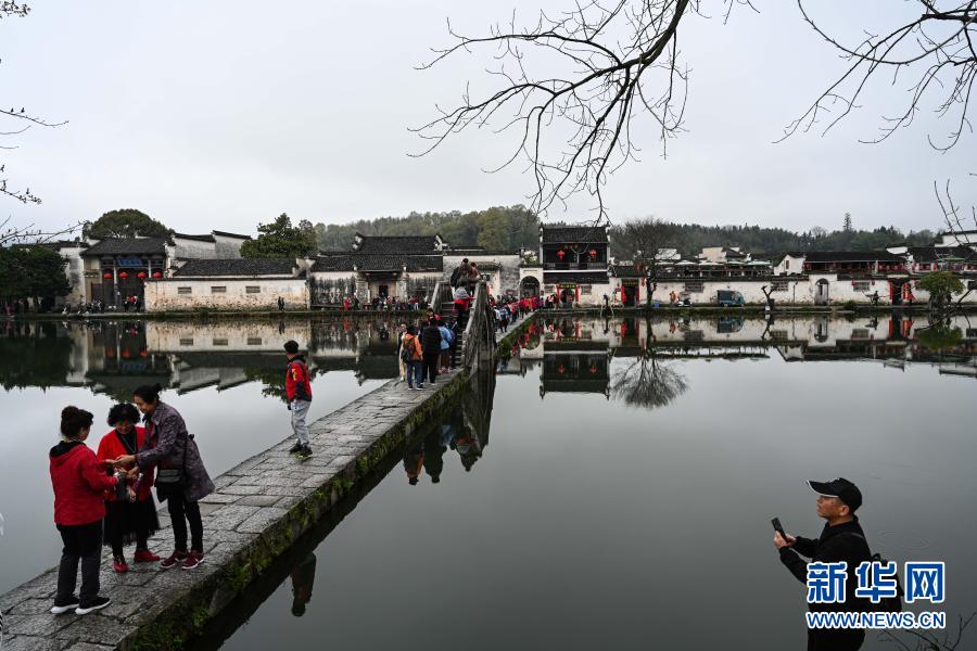 雨后宏村景如画