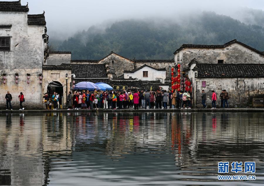 雨后宏村景如画