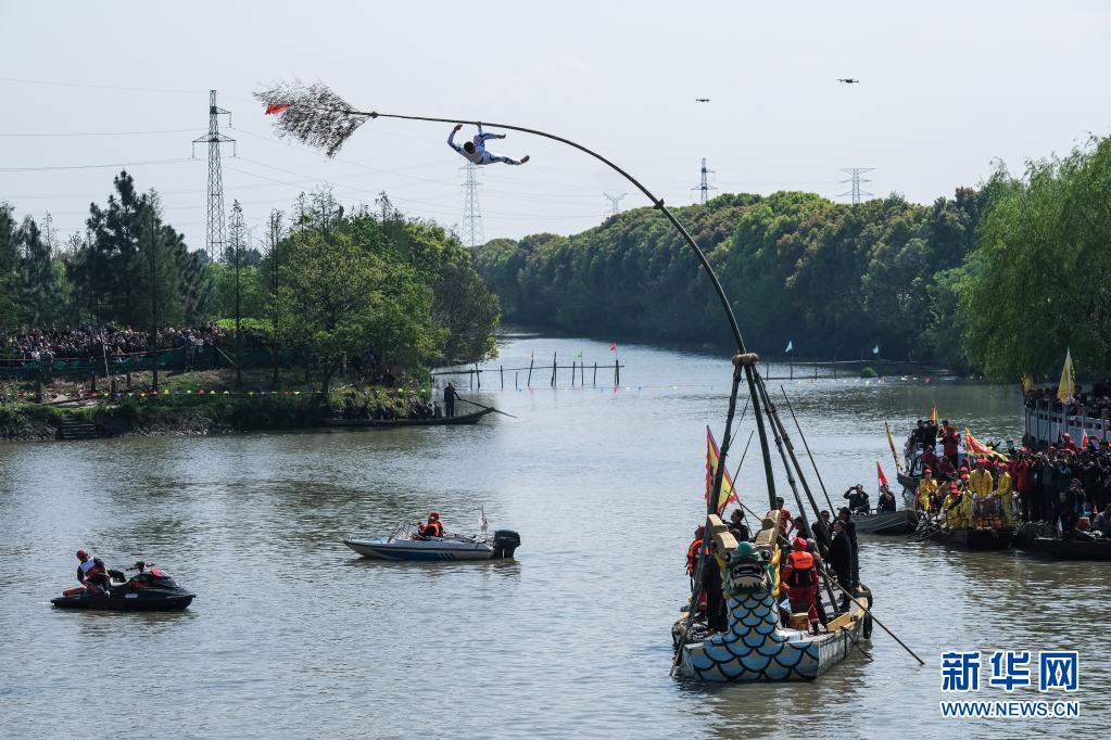 江南水乡举办春季“蚕花水会”
