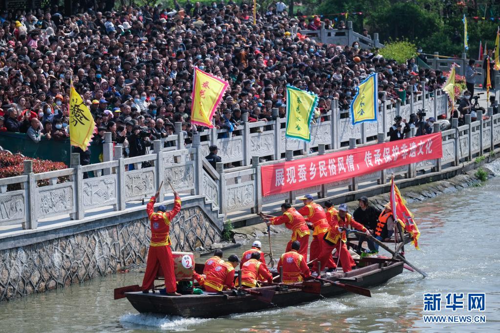 江南水乡举办春季“蚕花水会”